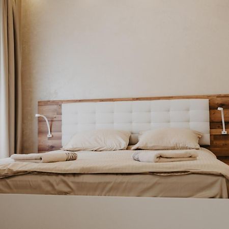 Prenociste Park Bed and Breakfast Modrica Exteriör bild