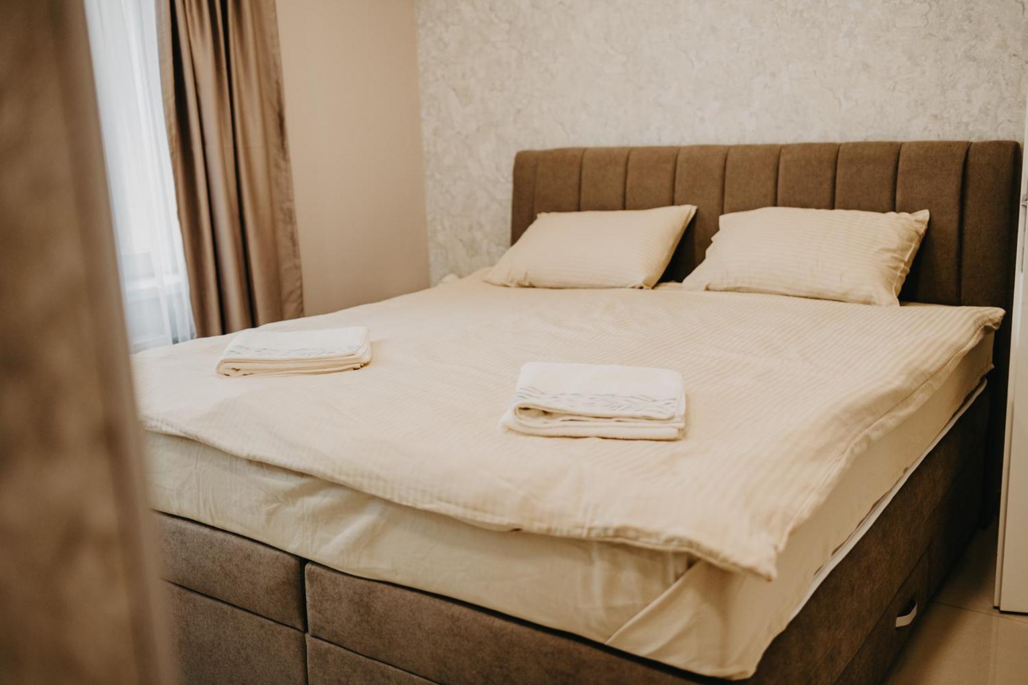Prenociste Park Bed and Breakfast Modrica Exteriör bild