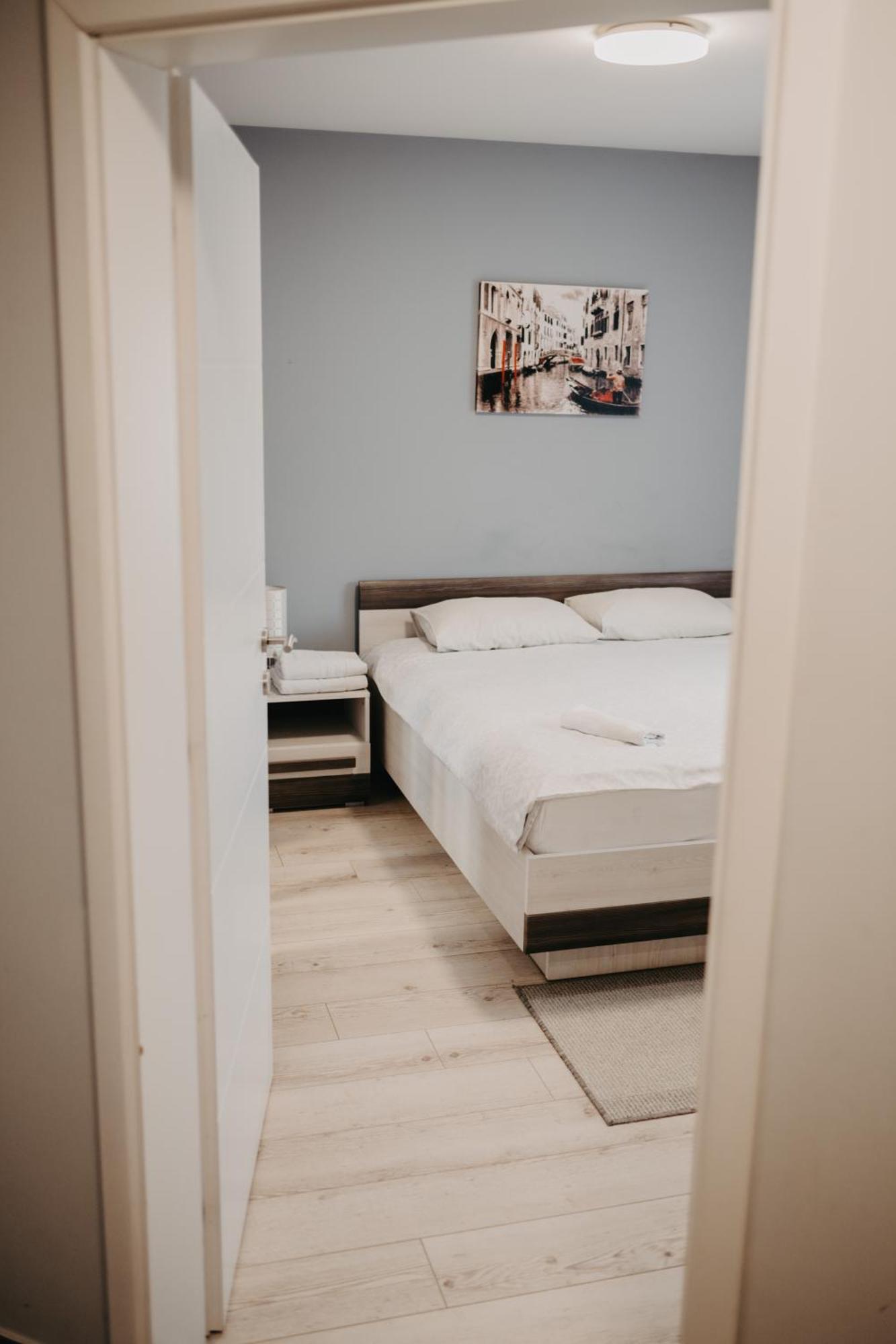 Prenociste Park Bed and Breakfast Modrica Exteriör bild