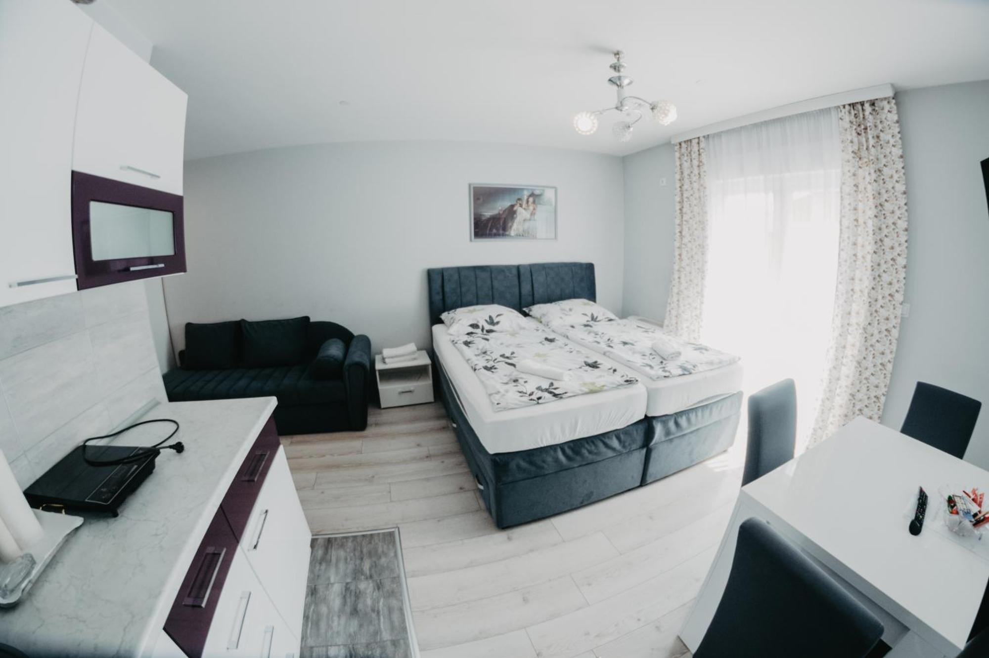 Prenociste Park Bed and Breakfast Modrica Exteriör bild